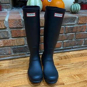HUNTER Boots, Matte Black, tall, adjustable back
